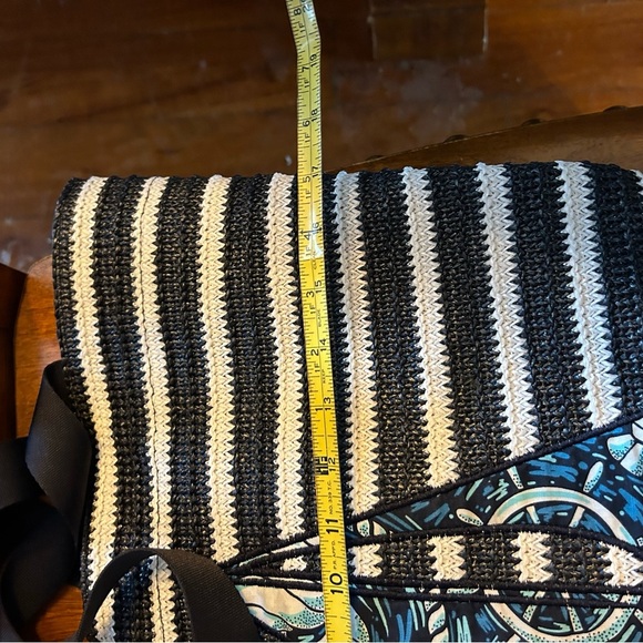 Vera Bradley Shore Enough Blue & White Striped Straw Tote EUC! - Picture 5 of 11